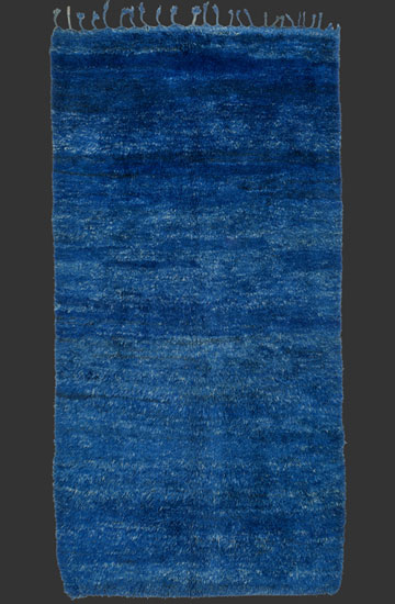 TM 2256, deeeep blue monochrome Beni Mguild pile rug in perfect condition, central Middle Atlas, Morocco, 1960, 370 x 185 cm (12' 2'' x 6' 2''), high resolution image + price on request







